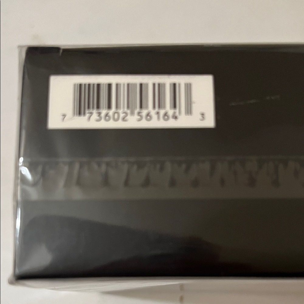 MAC Cosmetics Travel Exclusive Strobe Kit - Picture 3 of 3